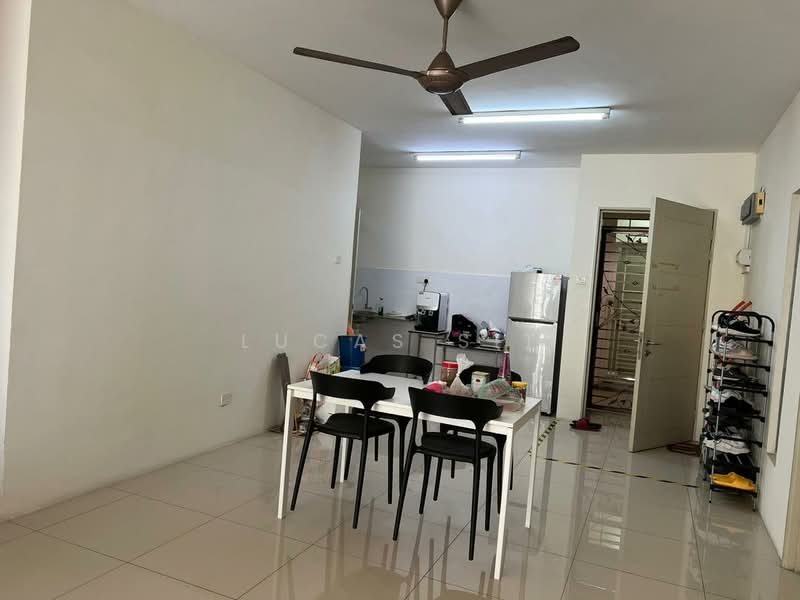 Condominium for Sale at Platinum Lake PV 15 - Lucas Sit - Kitchen - PropertyGuru.com.my