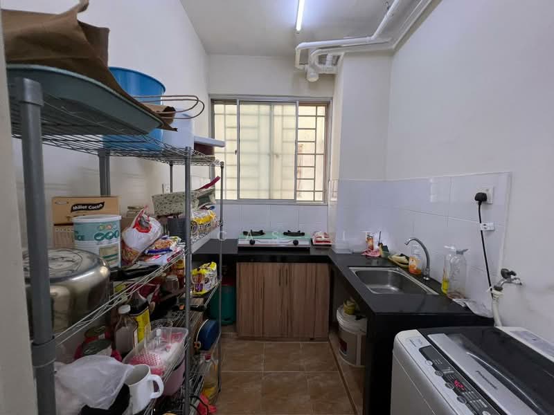 Condominium for Sale at Platinum Lake PV 15 - Lucas Sit - Kitchen - PropertyGuru.com.my