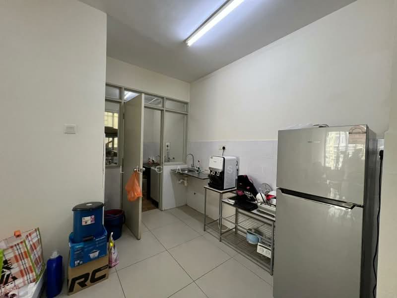 Condominium for Sale at Platinum Lake PV 15 - Lucas Sit - Kitchen - PropertyGuru.com.my