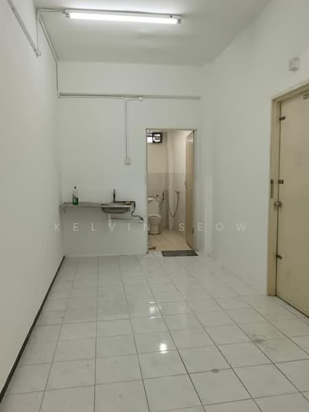 Shop / Office for Rent in Jelutong (Penang) - Kelvin Seow - Bathroom - PropertyGuru.com.my