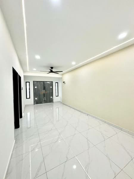 Rumah Teres 1 Tingkat untuk Dijual di Taman Johor Jaya (Johor Bahru) - Jane Loh - Living Room - PropertyGuru.com.my