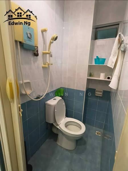 Apartment for Sale at University Place (Plaza Ivory) - Edwin Ng - Bathroom - PropertyGuru.com.my