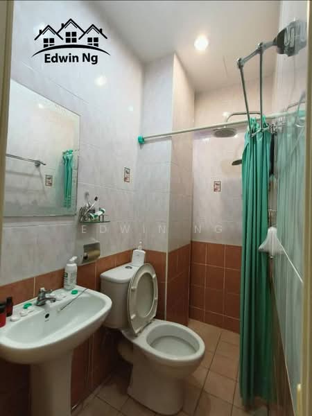 Apartment for Sale at University Place (Plaza Ivory) - Edwin Ng - Bathroom - PropertyGuru.com.my