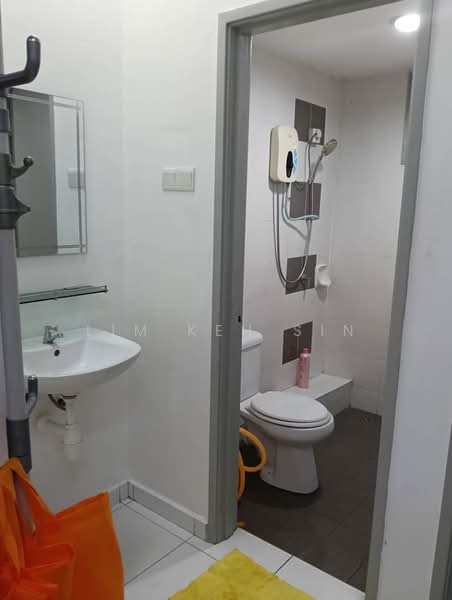 Kondominium untuk Disewa di The Golden Triangle Condominium - Lim Keh Sin - Bathroom - PropertyGuru.com.my