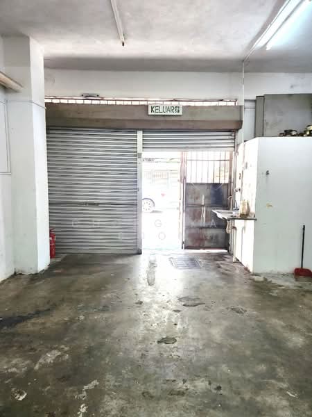 Shop / Office for Sale in Taman Desa Cheras (Cheras) - Chong Kai Boon - Entrance - PropertyGuru.com.my