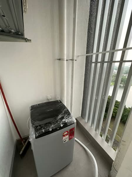 Servis Apartment untuk Dijual di Dorsett Waterfront Subang - Gordon Ling - Balcony - PropertyGuru.com.my