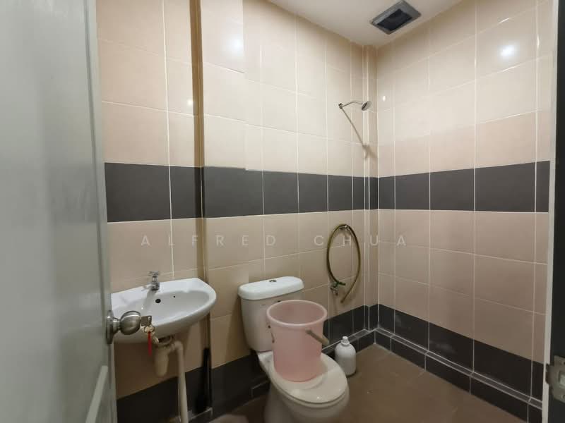 2-storey Terraced House for Sale in Kota Samarahan (Sarawak) - Alfred Chua - Bathroom - PropertyGuru.com.my