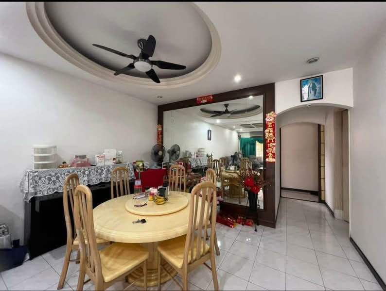 2-storey Terraced House for Sale in Taman Daya (Johor Bahru) - SASER TAN. - Dining Room - PropertyGuru.com.my