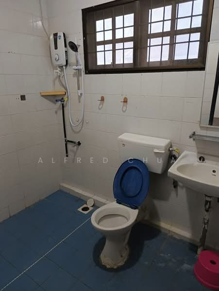 2-storey Terraced House for Sale in Kempas Heights (Kuching) - Alfred Chua - Bathroom - PropertyGuru.com.my