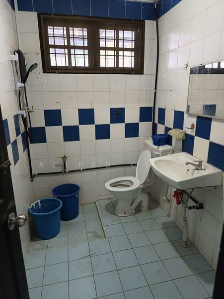 2-storey Terraced House for Sale in Kempas Heights (Kuching) - Alfred Chua - Bathroom - PropertyGuru.com.my