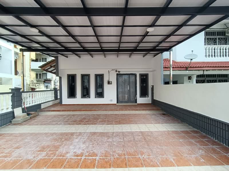 Rumah Teres 2 Tingkat untuk Dijual di Taman Johor Jaya (Johor Bahru) - SASER TAN. - Exterior - PropertyGuru.com.my