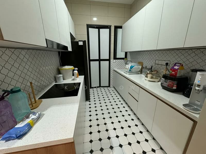 Service Residence for Rent at Gems Residences - Kydd Low - Kitchen - PropertyGuru.com.my