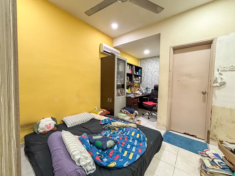 2-storey Terraced House for Sale in Seksyen 11 (Kota Damansara) - Vincent Liaw - Bedroom - PropertyGuru.com.my