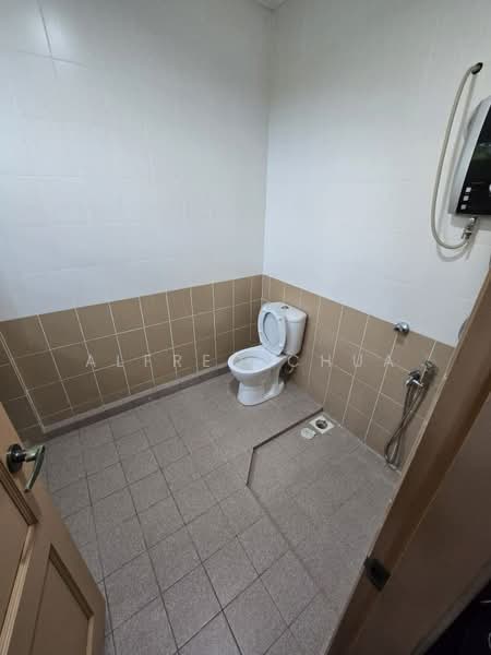 2-storey Terraced House for Sale in Kota Samarahan (Sarawak) - Alfred Chua - Bathroom - PropertyGuru.com.my