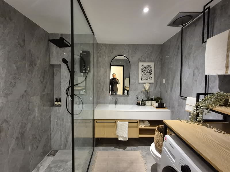 Service Residence for Sale at R Suites Chancery Residences - Kevin Poh - Bathroom - PropertyGuru.com.my