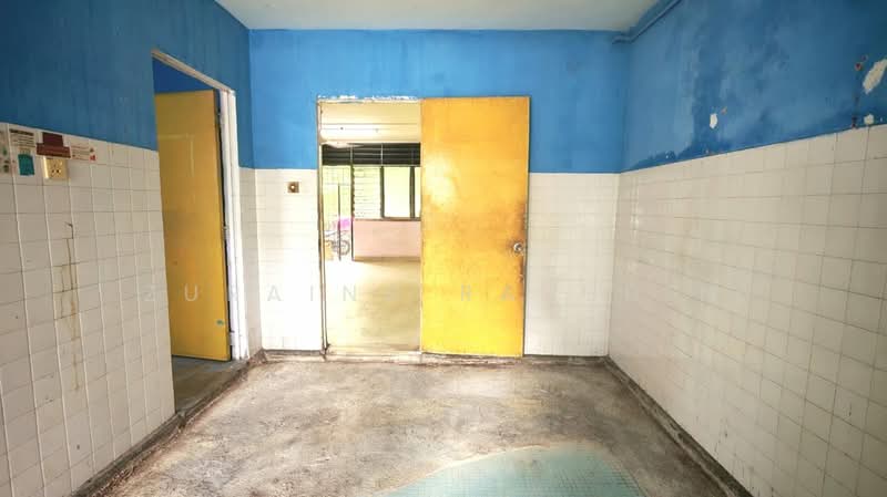 Flat for Sale at Flat PKNS Section 17 Shah Alam - Zuraina Rajudin - Interior - PropertyGuru.com.my