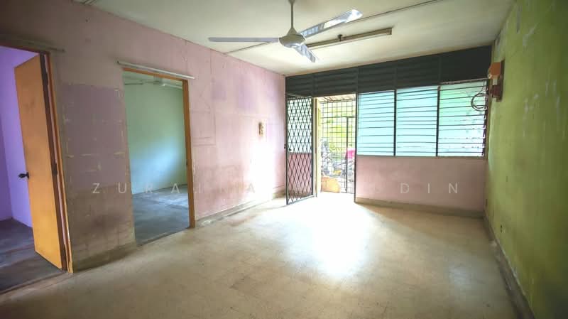 Flat for Sale at Flat PKNS Section 17 Shah Alam - Zuraina Rajudin - Living Room - PropertyGuru.com.my