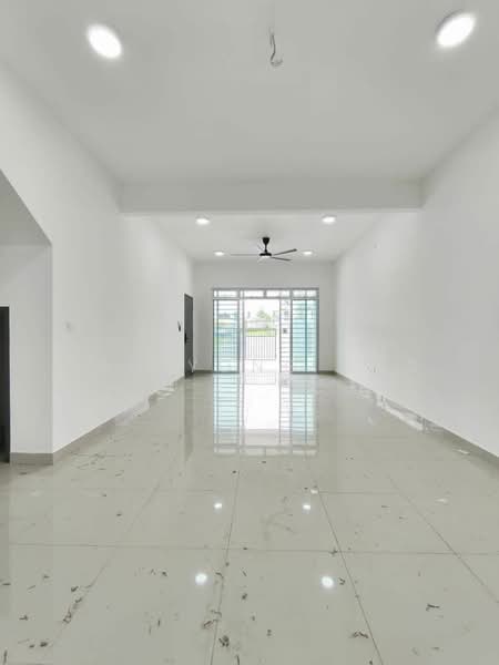 2-storey Terraced House for Sale in Bandar Dato Onn (Tebrau) - Han Yong Ang - Living Room - PropertyGuru.com.my