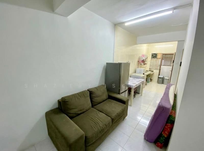 2-storey Terraced House for Sale in Batu Caves (Selangor) - Shaziery Iskandar - Living Room - PropertyGuru.com.my