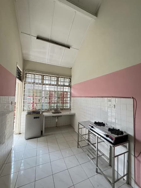 1-storey Terraced House for Rent in Perling (Johor) - Vincent Tea - Kitchen - PropertyGuru.com.my