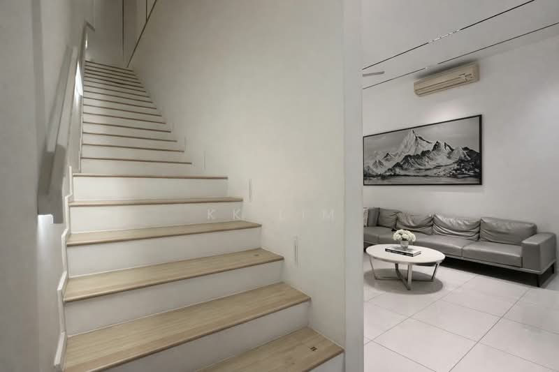 3-storey Terraced House for Sale in Taman Puncak Jalil (Seri Kembangan) - KK Lim - Living Room - PropertyGuru.com.my