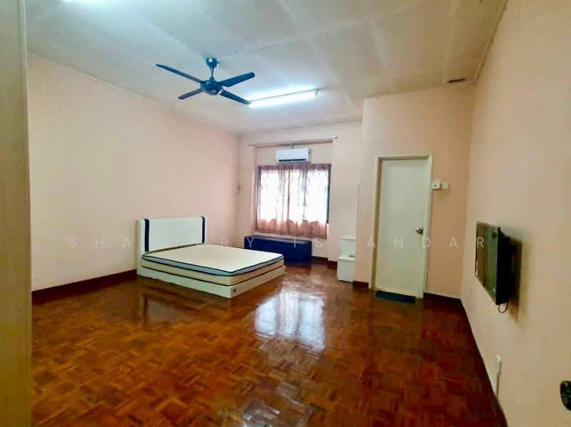 2-storey Terraced House for Sale in Seksyen U10 (Shah Alam) - Shaziery Iskandar - Bedroom - PropertyGuru.com.my