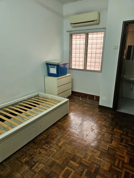 Rumah Teres 2 Tingkat untuk Dijual di Tropicana Indah (Kota Damansara) - Victor Liew - Bedroom - PropertyGuru.com.my