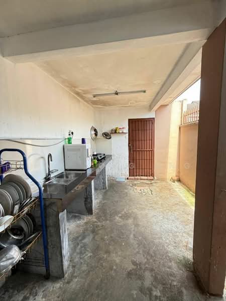 1-storey Terraced House for Sale in Taman Rinting (Masai) - Han Yong Ang - Kitchen - PropertyGuru.com.my