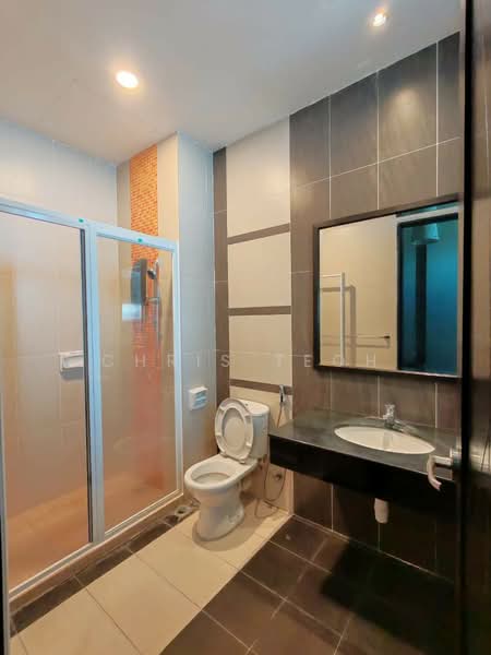 Condominium for Rent at Fettes Residence - Chris Teoh - Bathroom - PropertyGuru.com.my