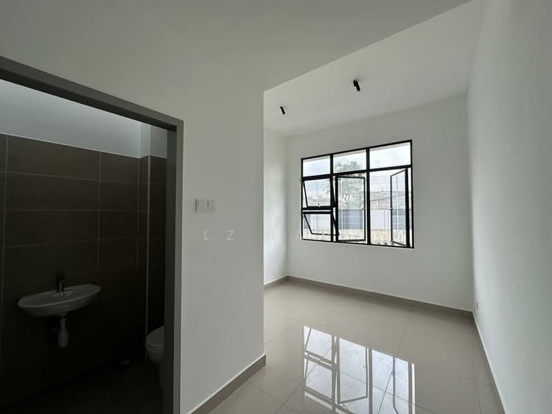 Terraced House for Rent in Taman Ponderosa (Johor Bahru) - LZ Lau - Bathroom - PropertyGuru.com.my