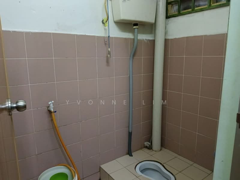 Rumah Teres 2 Tingkat untuk Dijual di Kota Masai (Pasir Gudang) - Yvonne Lim - Bathroom - PropertyGuru.com.my