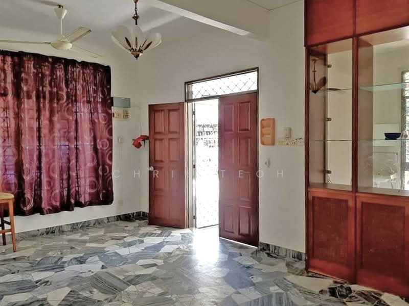 Rumah Teres 2 Tingkat untuk Dijual di Tanjung Tokong (Penang) - Chris Teoh - Living Room - PropertyGuru.com.my