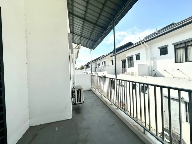 2-storey Terraced House for Sale in Semenyih (Selangor) - HjLim . - Balcony - PropertyGuru.com.my