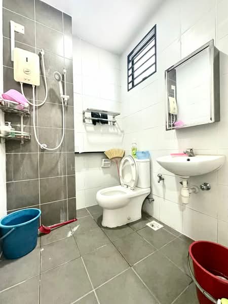 2-storey Terraced House for Sale in Semenyih (Selangor) - HjLim . - Bathroom - PropertyGuru.com.my