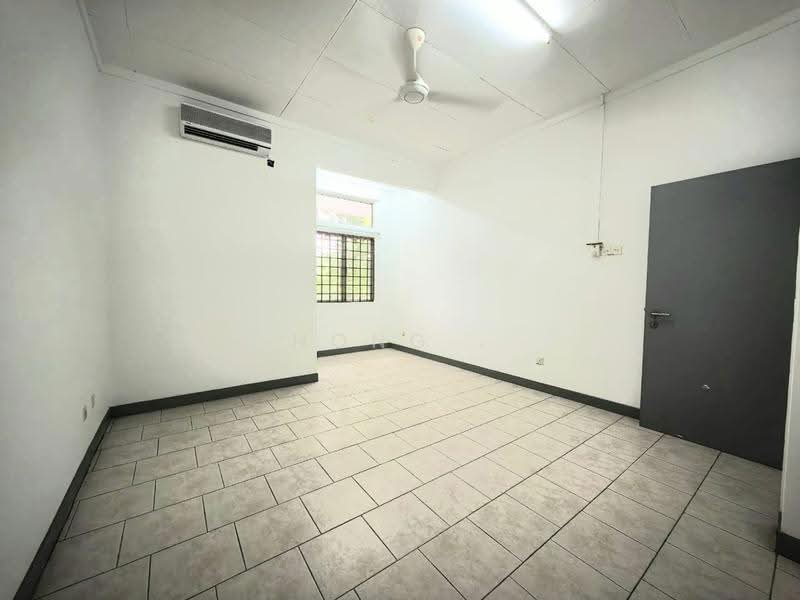 Townhouse for Rent in Kota Kemuning (Shah Alam) - Hong . - Interior - PropertyGuru.com.my