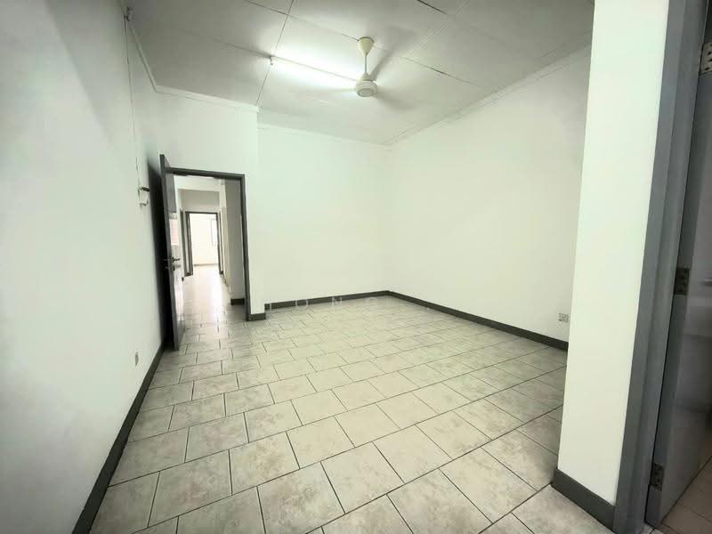 Townhouse for Rent in Kota Kemuning (Shah Alam) - Hong . - Interior - PropertyGuru.com.my
