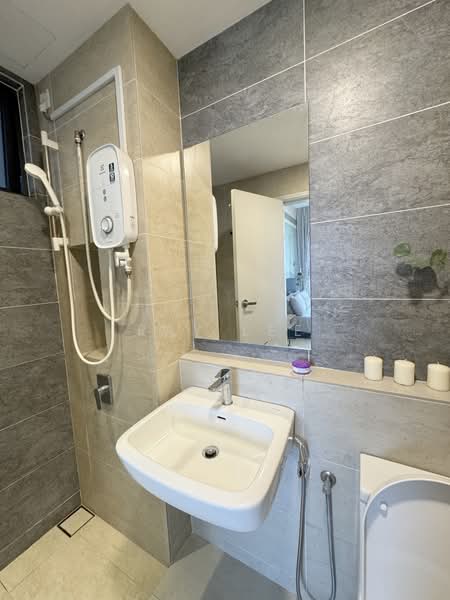 Service Residence for Sale at Setia City Residences - Ray Lee - Bathroom - PropertyGuru.com.my