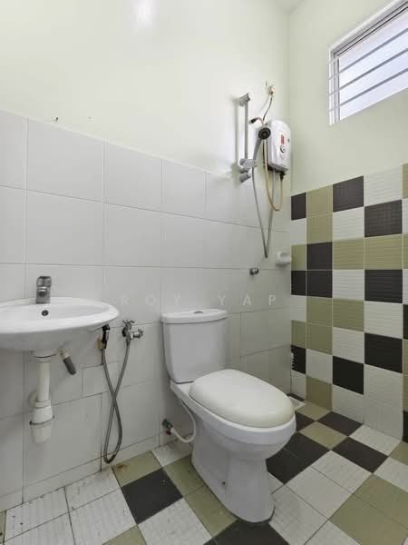 2-storey Terraced House for Sale in Taman Setia Indah (Tebrau) - Roy Yap - Bathroom - PropertyGuru.com.my