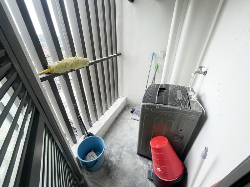 Servis Apartment untuk Disewa di Evo Soho Suite - Eiffel Lai - Balcony - PropertyGuru.com.my