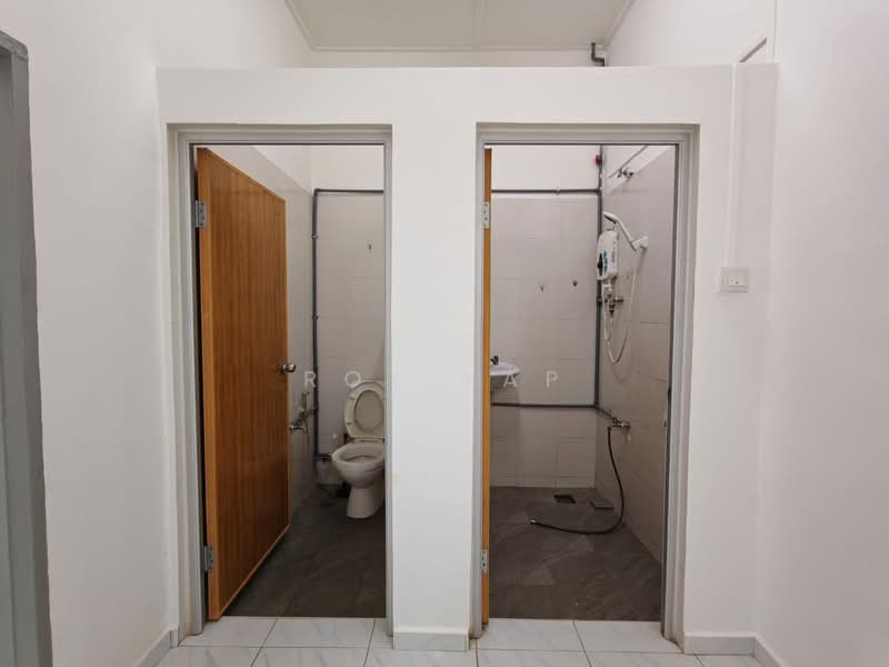Rumah Teres 1 Tingkat untuk Disewa di Taman Iskandar (Johor Bahru) - Roy Yap - Bathroom - PropertyGuru.com.my