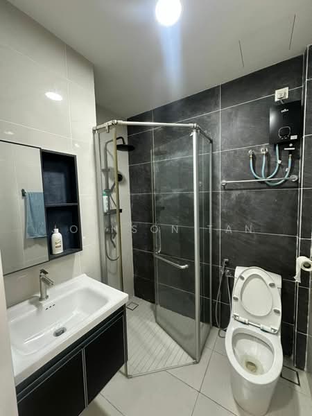 Condominium for Rent at Bay Point @ Country Garden Danga Bay - Johnson Tan - Bathroom - PropertyGuru.com.my
