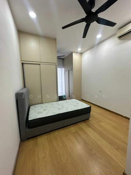 Condominium for Rent at Bay Point @ Country Garden Danga Bay - Johnson Tan - Bedroom - PropertyGuru.com.my