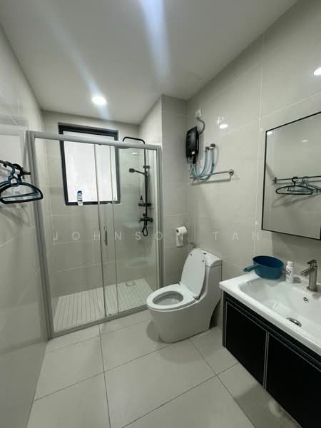 Condominium for Rent at Bay Point @ Country Garden Danga Bay - Johnson Tan - Bathroom - PropertyGuru.com.my