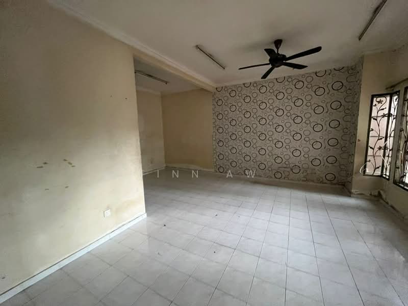 Rumah Teres 2 Tingkat untuk Dijual di Taman Mutiara Rini (Skudai) - Finn Aw - Living Room - PropertyGuru.com.my