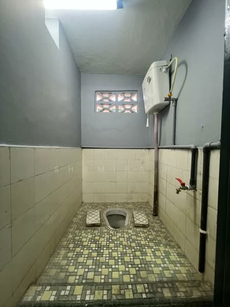 Rumah Teres 1 Tingkat untuk Dijual di Kampung Baru Rahang (Seremban) - Shamira P - Bathroom - PropertyGuru.com.my