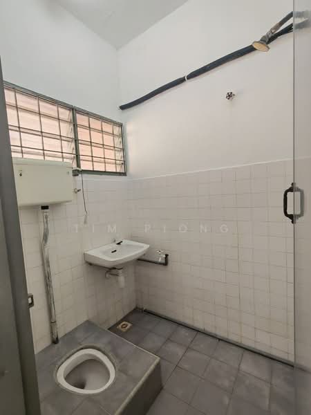 2-storey Terraced House for Sale in Taman Bukit Beruang (Bukit Baru) - Tim Piong - Bathroom - PropertyGuru.com.my