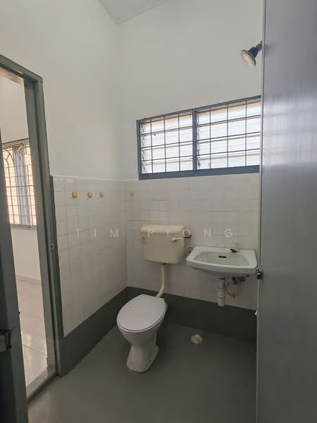 2-storey Terraced House for Sale in Taman Bukit Beruang (Bukit Baru) - Tim Piong - Bathroom - PropertyGuru.com.my