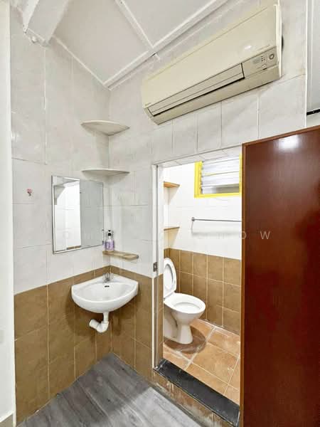 1-storey Terraced House for Rent in Taman Ungku Tun Aminah (Skudai) - Dominic Chow - Bathroom - PropertyGuru.com.my