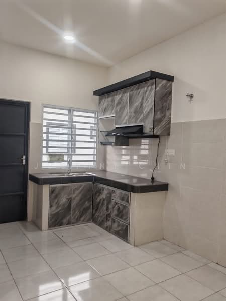 1-storey Terraced House for Rent in Taman Meru Perdana (Chemor) - Justine Chin - Kitchen - PropertyGuru.com.my