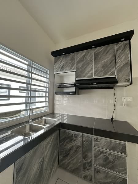1-storey Terraced House for Rent in Taman Meru Perdana (Chemor) - Justine Chin - Kitchen - PropertyGuru.com.my